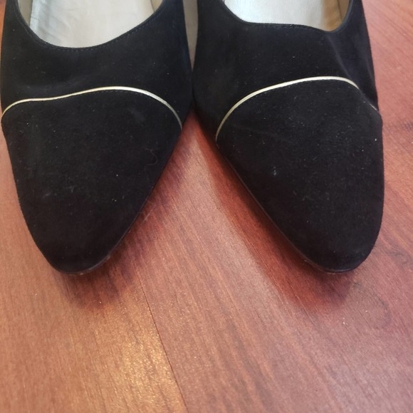 St. John Black Suede Pointed Toe Gold Trim Heels 8 - Picture 4 of 10